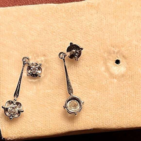 Art Deco 18k White Gold Diamond Drop Earrings - Picture 6 of 6